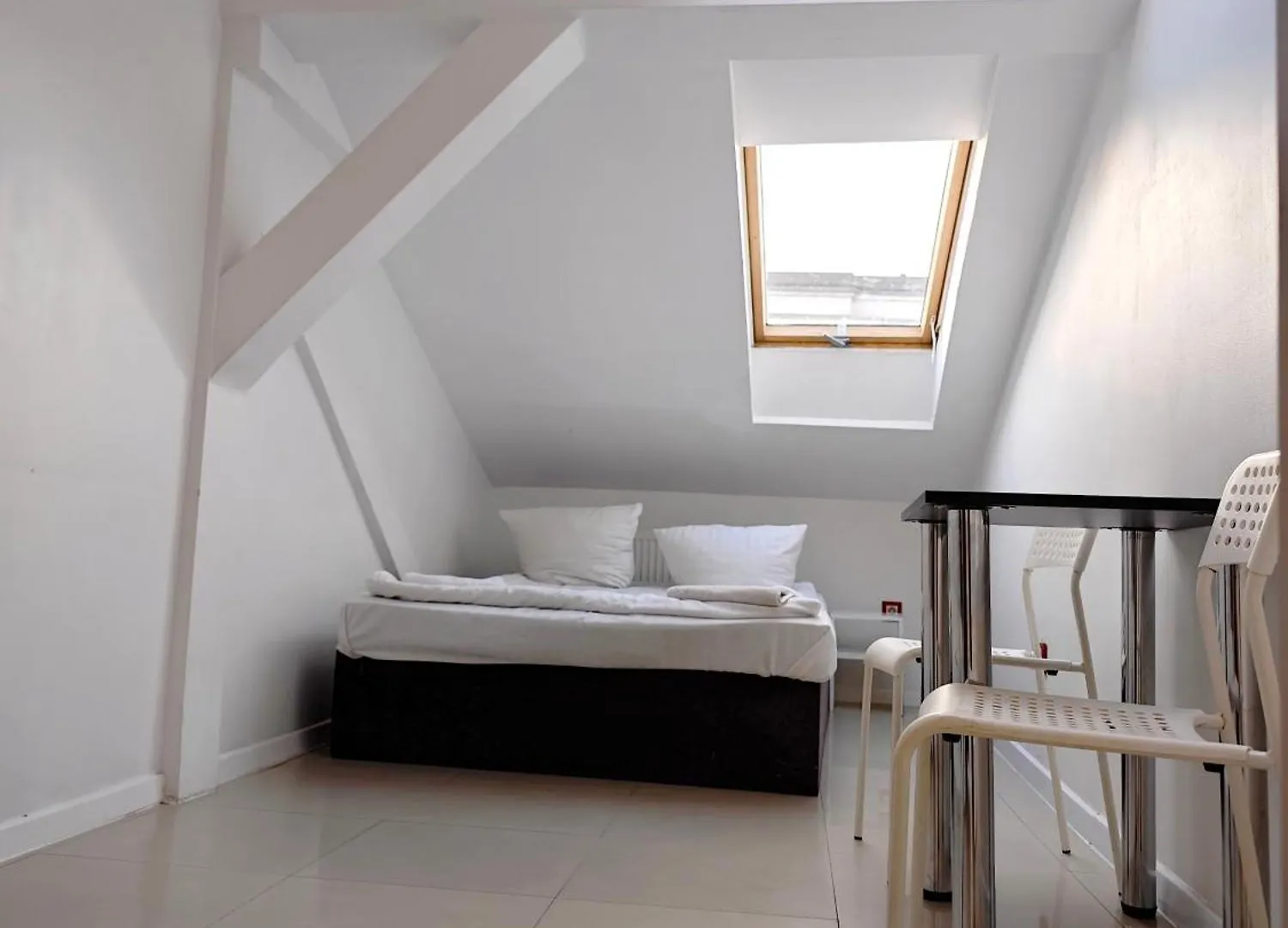 Lejlighed Apartamenty Hoza Attic Studio